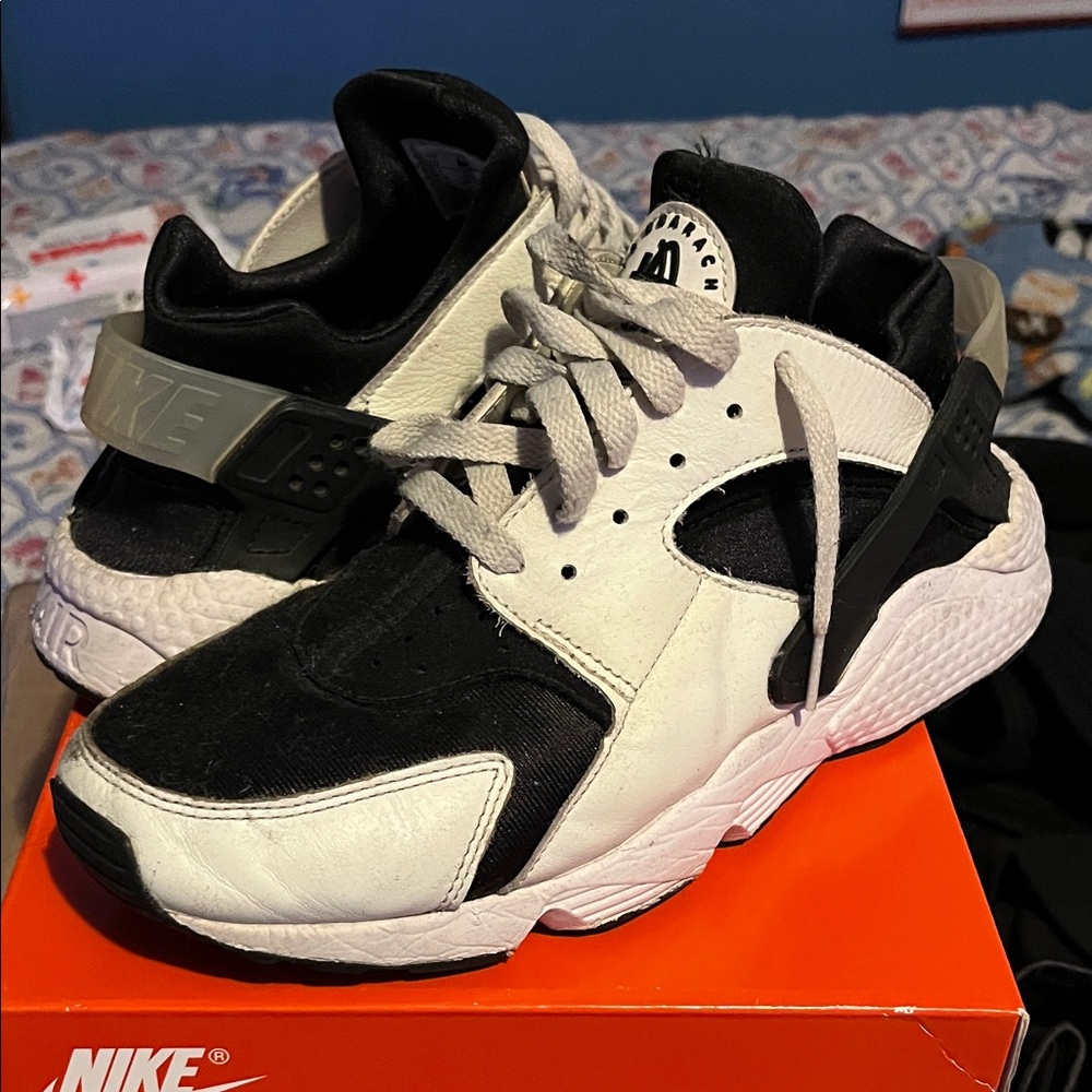 Nike Kids Black and White Athletic Shoes